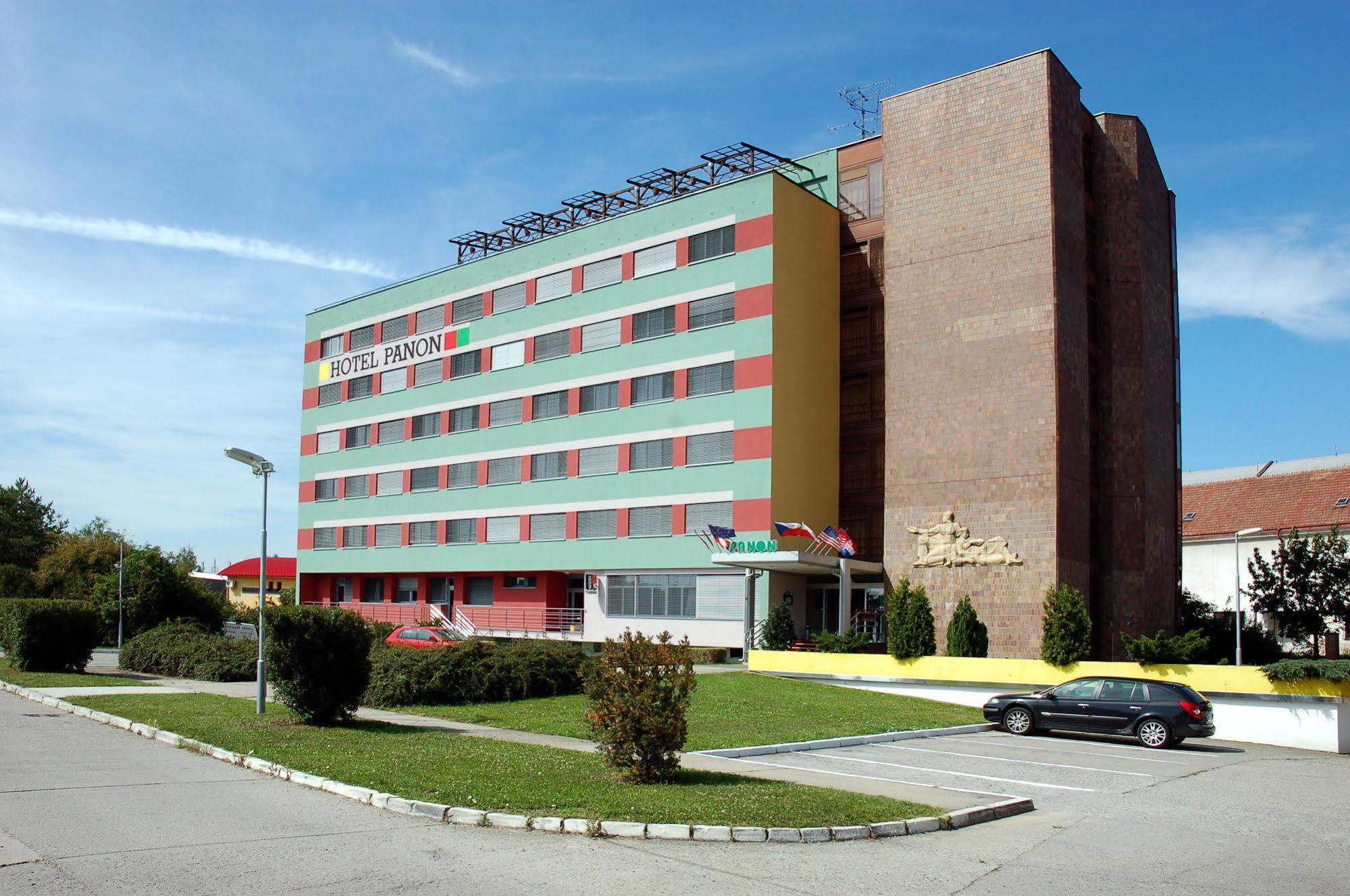 Hotel Panon Hodonín Dış mekan fotoğraf